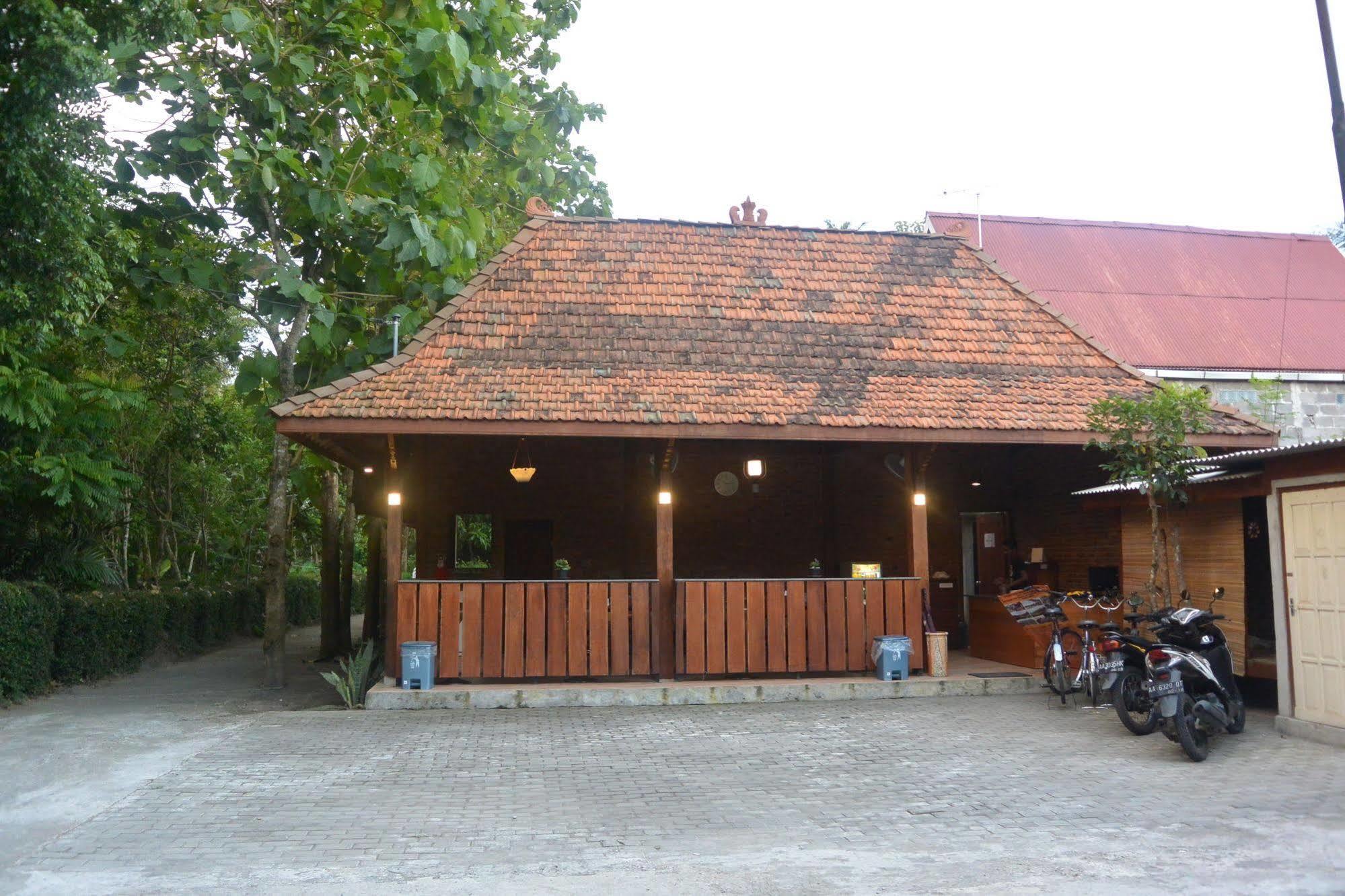 Cempaka Villa Magelang Eksteriør billede