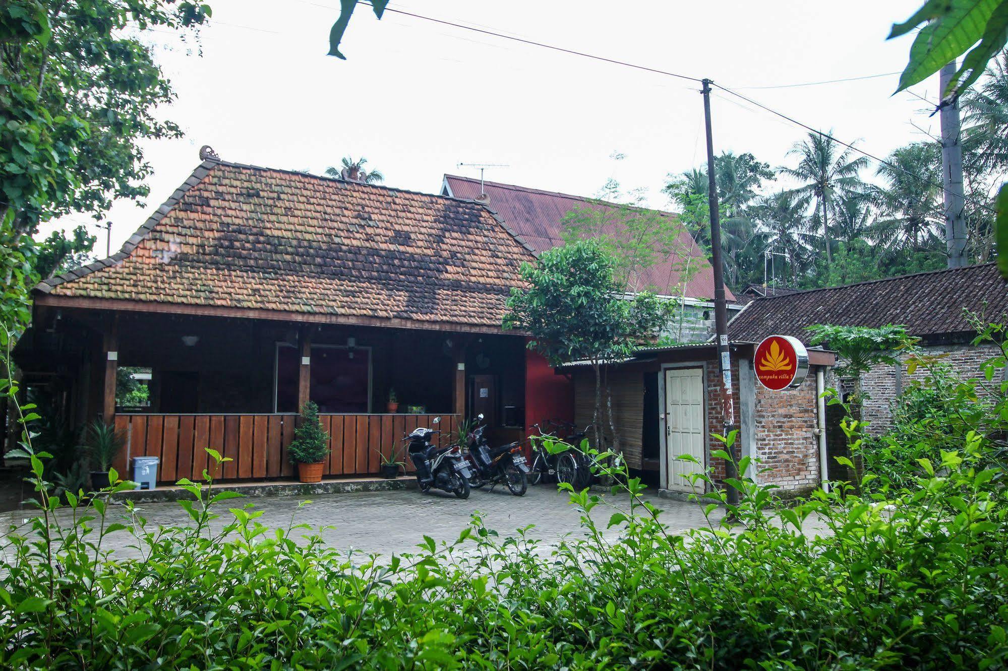Cempaka Villa Magelang Eksteriør billede