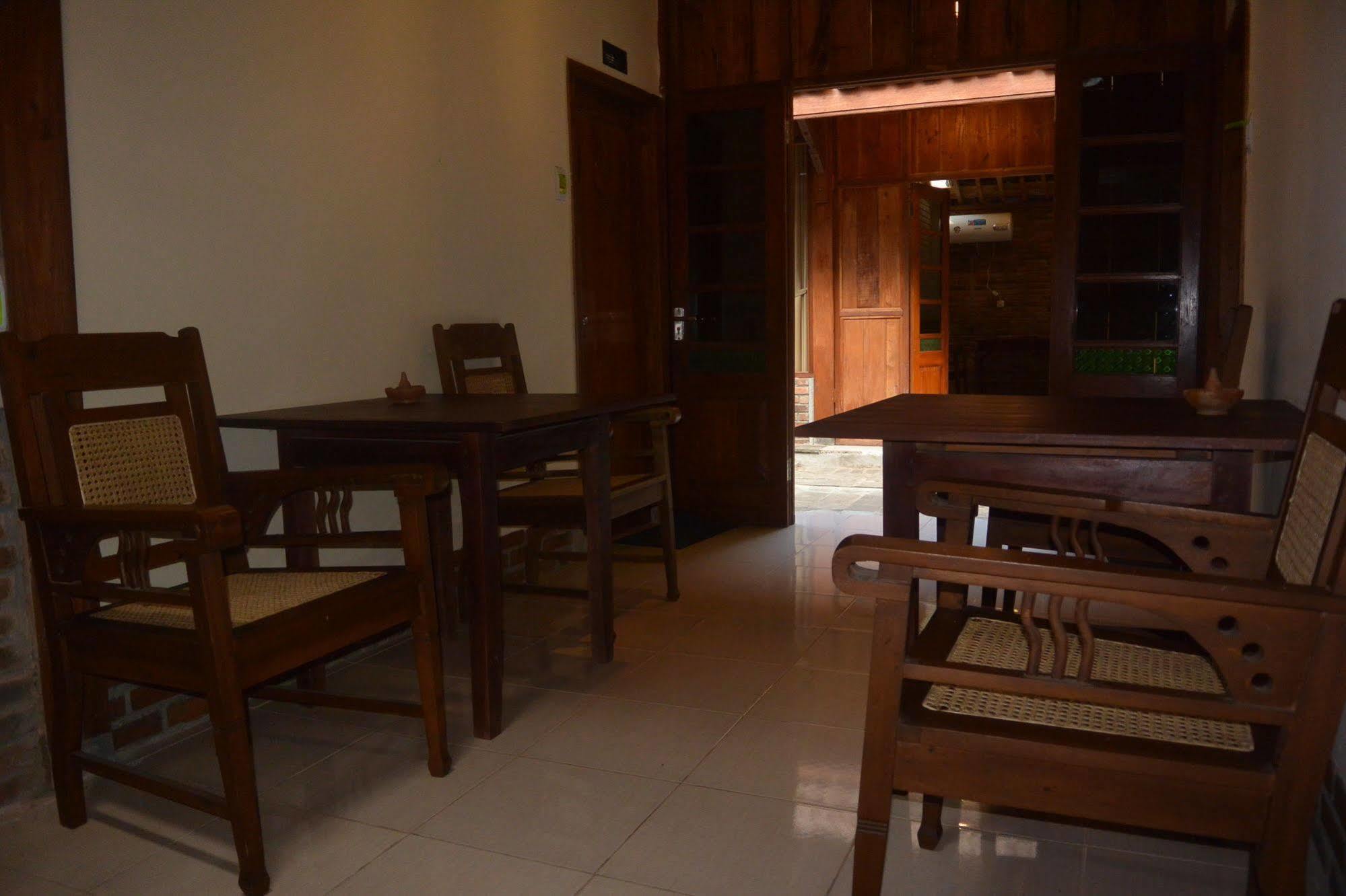 Cempaka Villa Magelang Eksteriør billede